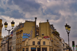 Graffiti on Paris building